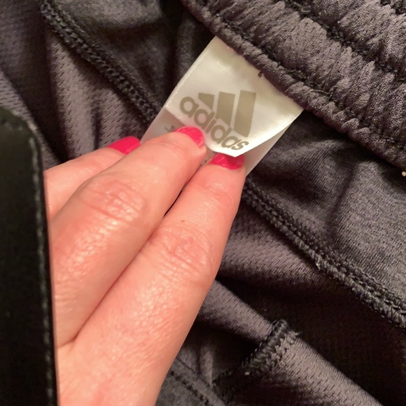 Adidas youth joggers with red stripes - Picture 4 of 7